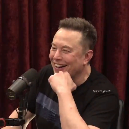 I love Elon's laugh 😂
