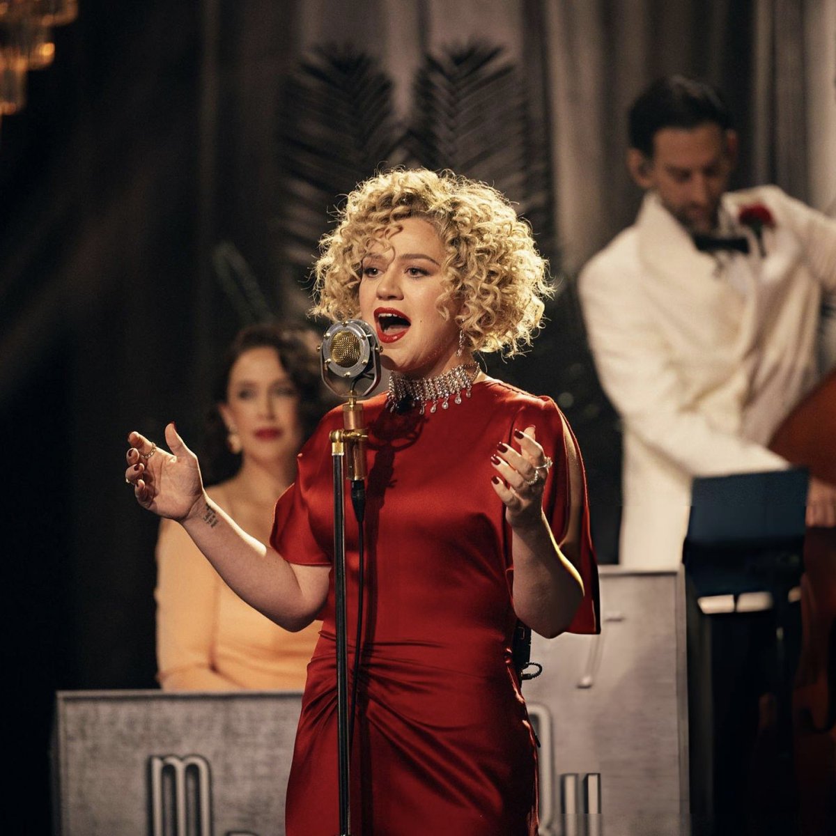 KELLY CLARKSON SINGING MADONNA WAS NOT ON MY 2025 BING CARD 😭