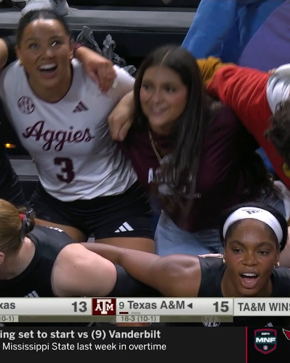 WHAT A SCENE IN COLLEGE STATION‼️ Texas A&M Volleyball | Texas A&M Aggies 👍