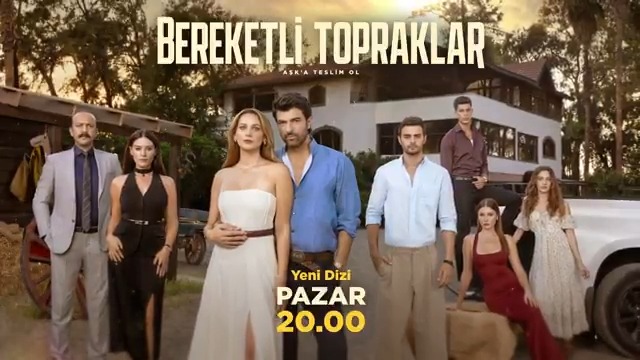Tutkuyla örülmüş bir aşk, gizemlerle dolu bir geçmiş ve hafızalardan silinmeyecek bir hikaye… #BereketliTopraklar ilk bölümüyle yarın 20.00'de Show TV'de başlıyor. Bereketli Topraklar