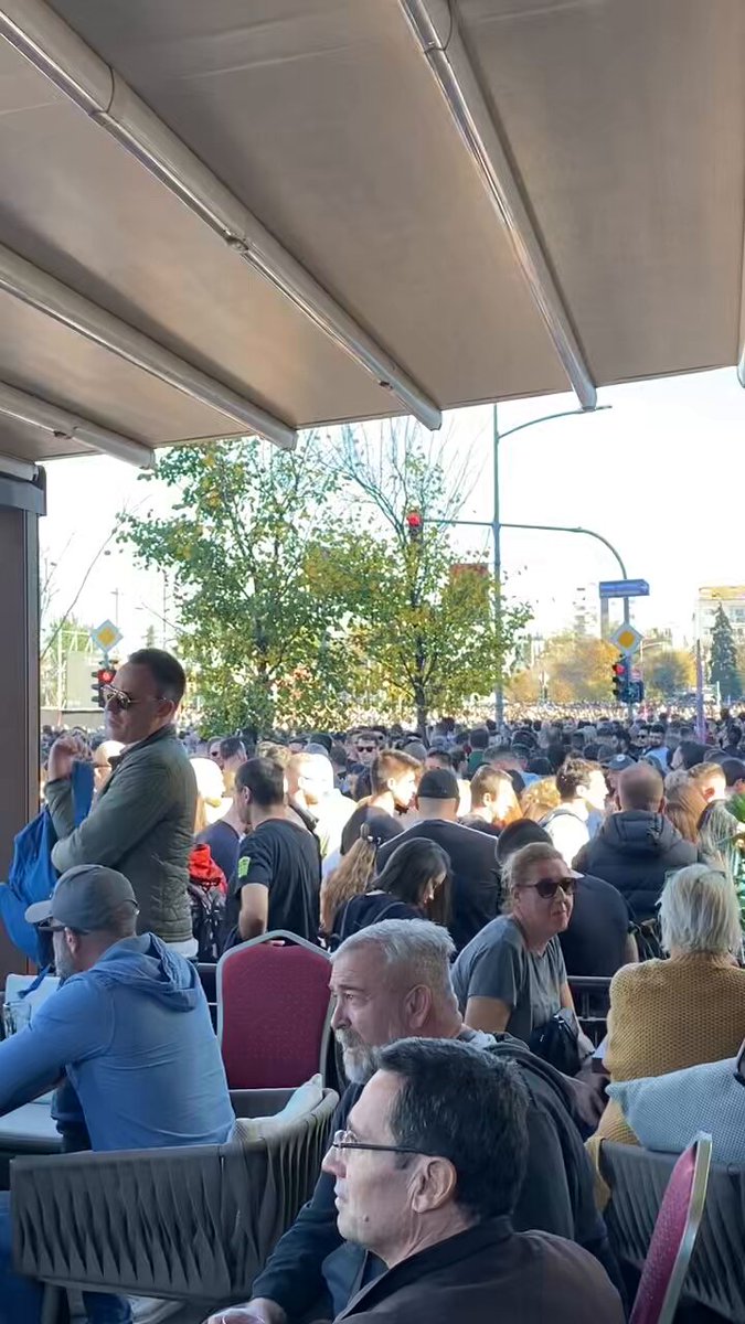 vode nema, ali zato nas ima