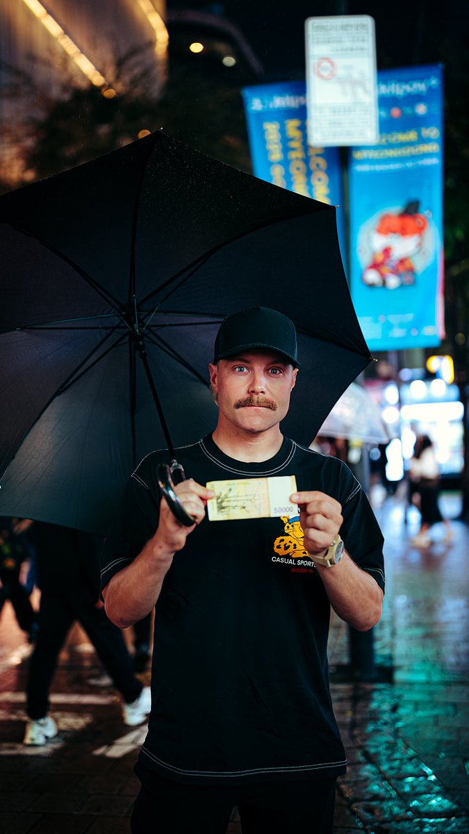 VB's always up for a challenge 😁 Seeing what he can find at Seoul's famous night market 🌃