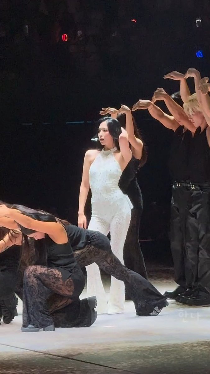 MINA NEW OUTFIT FOR STONE COLD