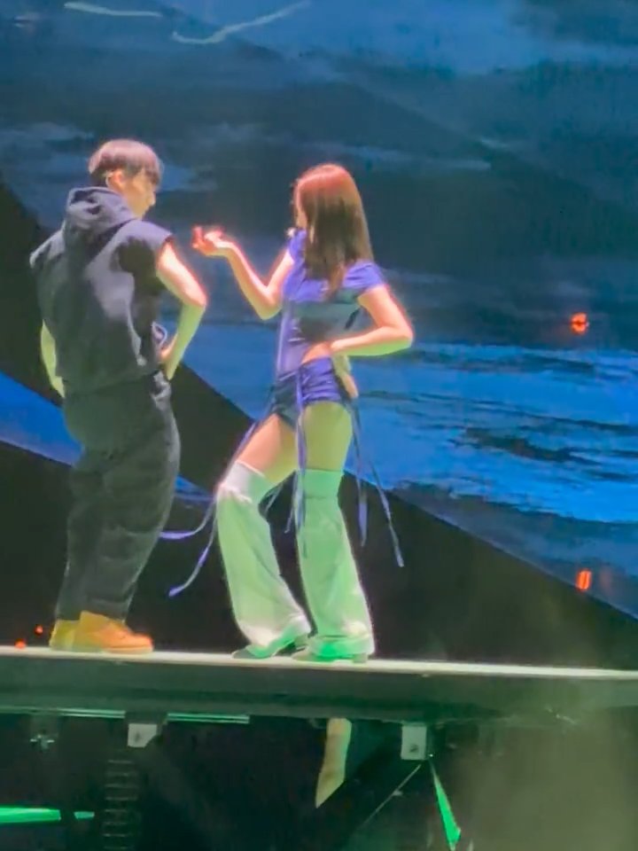 NAYEON'S NEW DANCE BREAK WITH THE MALE DANCER 😵💫