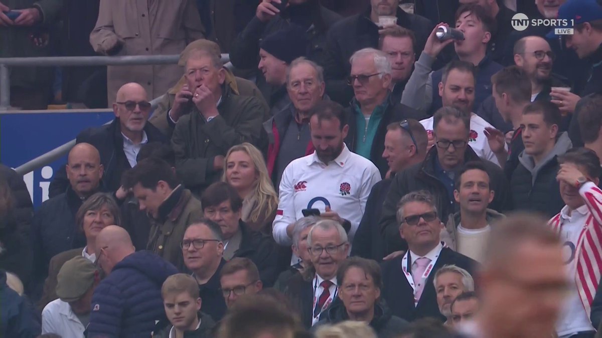An inspiration ❤️ A special moment as Lewis Moody takes centre stage to deliver the match ball. Watch every #QuilterNS match live on @TNTSports &amp; @DiscoveryplusUK