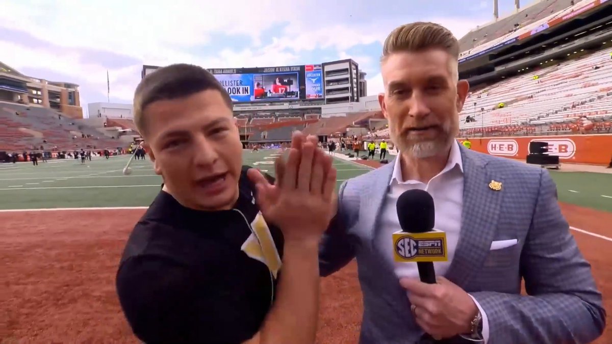 “This is the Louis Vuitton vs. some underground yard sale.” Diego Pavia tells Marty Smith that people need to stop sleeping on Vanderbilt Football 😤