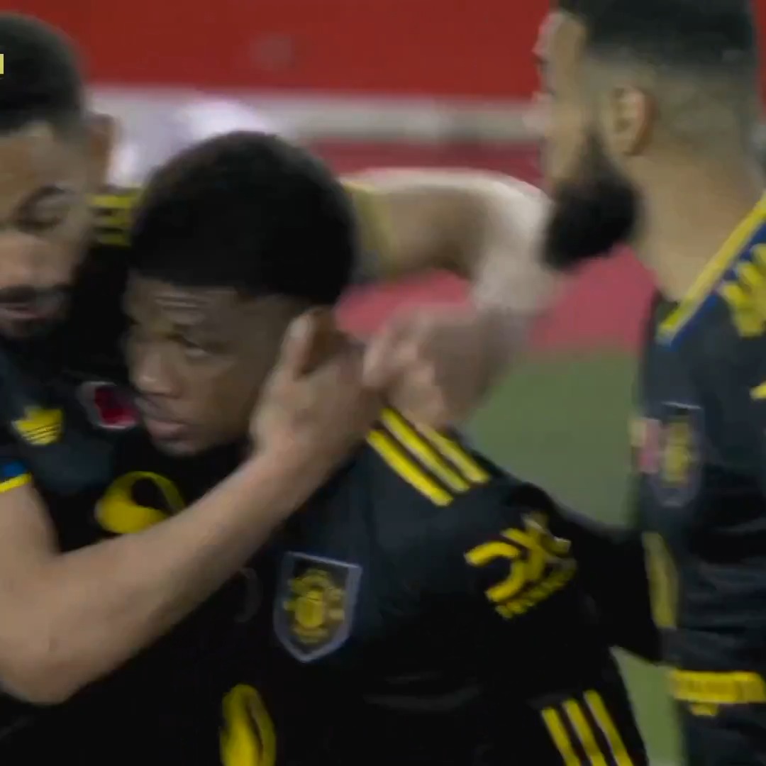 OH THAT IS SPECIAL. AMAD DIALLO LEVELS IT WITH A BELTER!