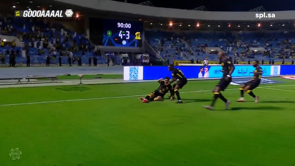 ⏱️85' الخليج 4 × الاتحاد 1 ⏱️ 90+8' الخليج 4 × الاتحاد 4 أي متعة كانت تلك! 🤩 #دوري_روشن_السعودي | #للجماهير