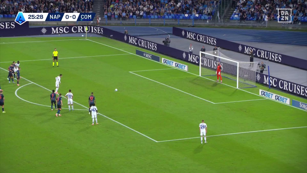 SE LE RESISTE EL PRIMER GOL A ÁLVARO MORATA EN COMO🥺 Milinković-Savić detuvo el lanzamiento del delantero español🙅🏻‍♂️ #SerieAenDAZN ⚽️