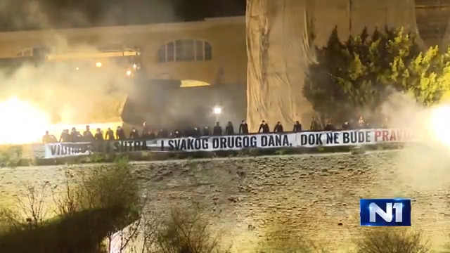 "Vidimo se sutra i svakog drugog dana dok ne bude pravda", poručili su studenti u Novom Sadu, čime su završili komemorativni skup.