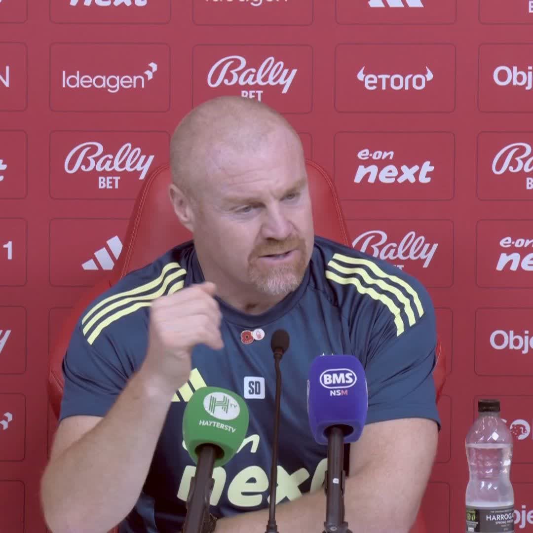 🗣️ "It's happened two weeks on the trot, which is bizarre in itself" "I can't understand it... I have a better view than the linesman" Sean Dyche spoke at length about the decision to award Man United a corner in the lead-up to their first goal.