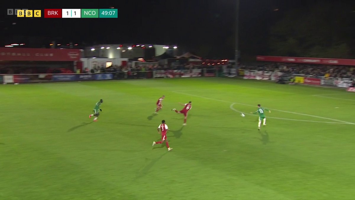 "He seems to pull his leg out the way!" #FACup