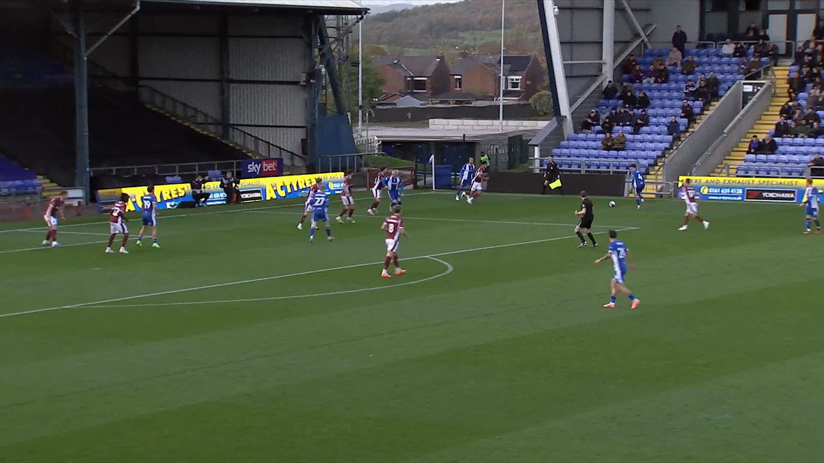 Michael Mellon with a sensational overhead kick for Oldham Athletic 🤯 #EmiratesFACup