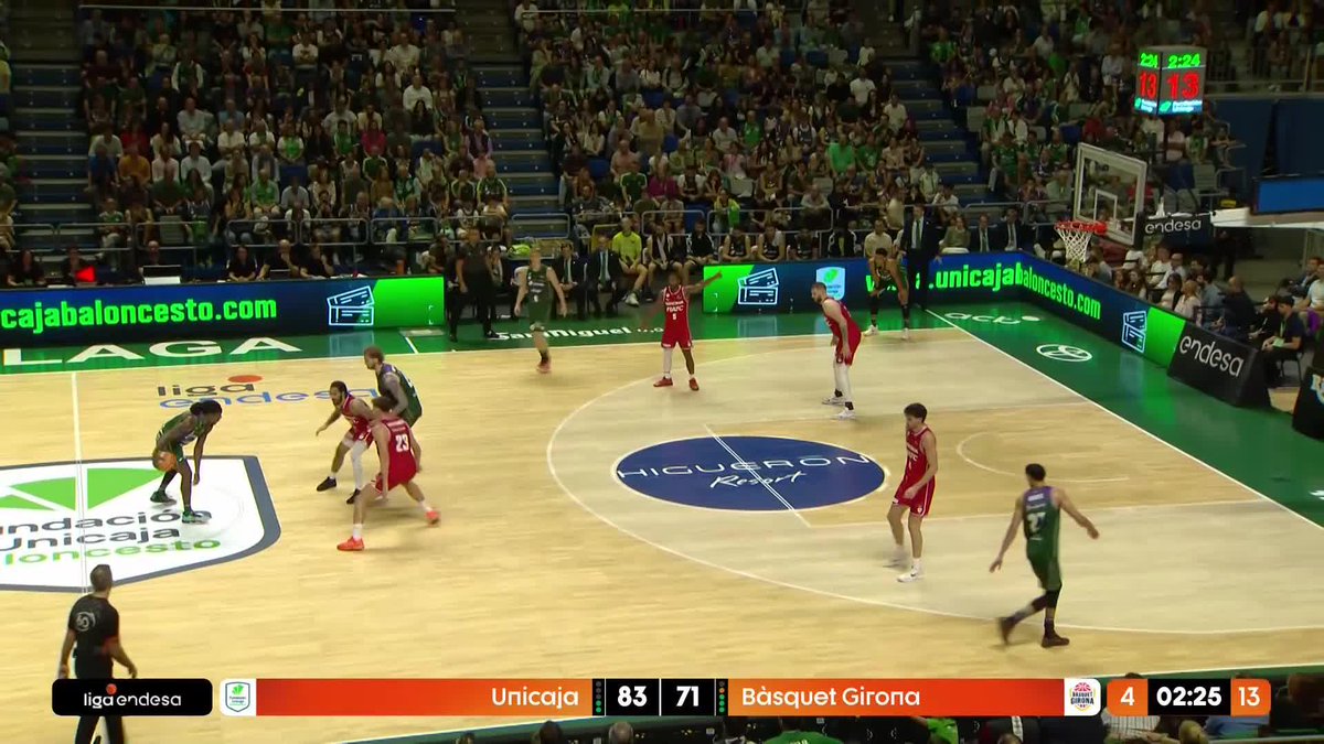 POV: enchufas el triple y lo celebras con tu entrenador 😎 📺 DAZN España | #LigaEndesa | UnicajaCB | Tyson Perez