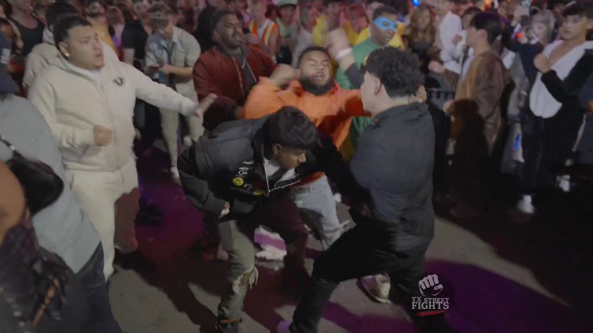 Wild! Fights, Brawls breakout Halloween 2025 6th Street Austin TX #fight #halloween #brawls
