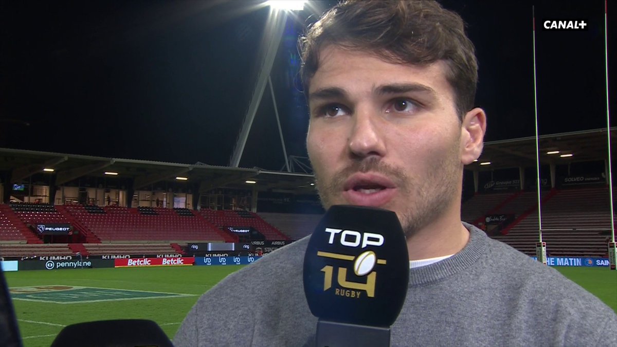 "Je ne me voyais pas jouer ailleurs." 🎙️ Antoine Dupont revient sur sa prolongation avec Toulouse ✍️ #STSFP