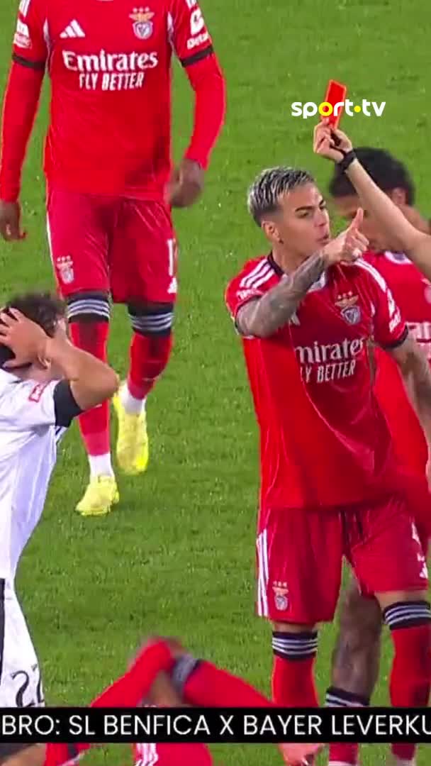 Fabio Blanco viu o cartão vermelho por uma entrada perigosa 🟥 #sporttvportugal #LIGAnaSPORTTV #LigaPortugalBetclic #VitoriaSC #SLBenfica