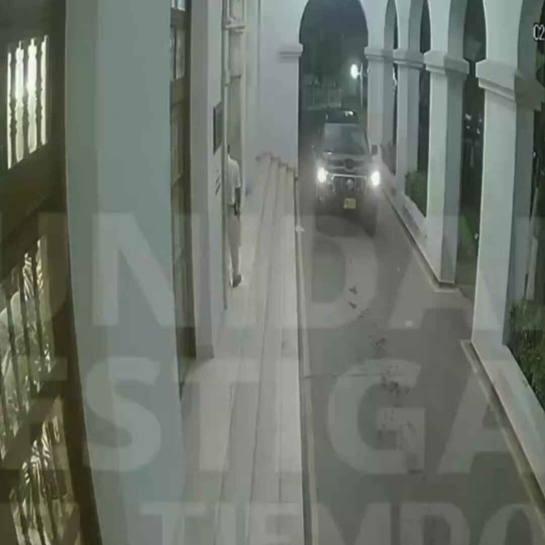 ¿O sea que Alex Florez a parte de drogadicto, alcohólico, misógino, putero, corrupto, mal padre, pésimo esposo, que se cree más que los demás porque es un parásito del Estado y pretende pegarle a un recepcionista porque no le deja ingresar un travesti al hotel, también resultó mintiéndole a sus pocos votantes presentando información falsa en su hoja de vida?