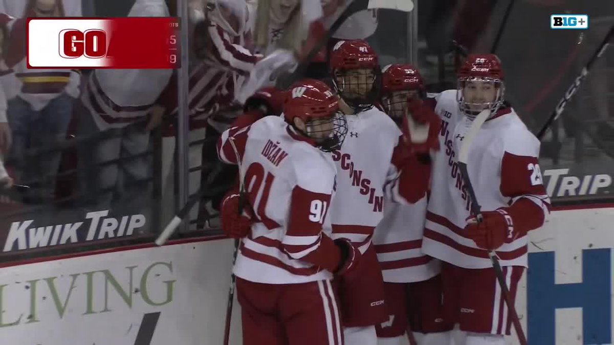 BLAKE MONTGOMERY SIMPLY CAN'T BE STOPPED RIGHT NOW ๐ฅ Four goals in three games for the freshman! ๐: Joe Palodichuk
