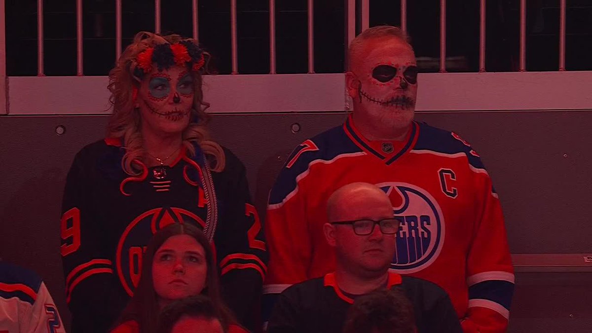 The Oilers had a mariachi band do their anthems tonight and it was HEAT 🔥🔥