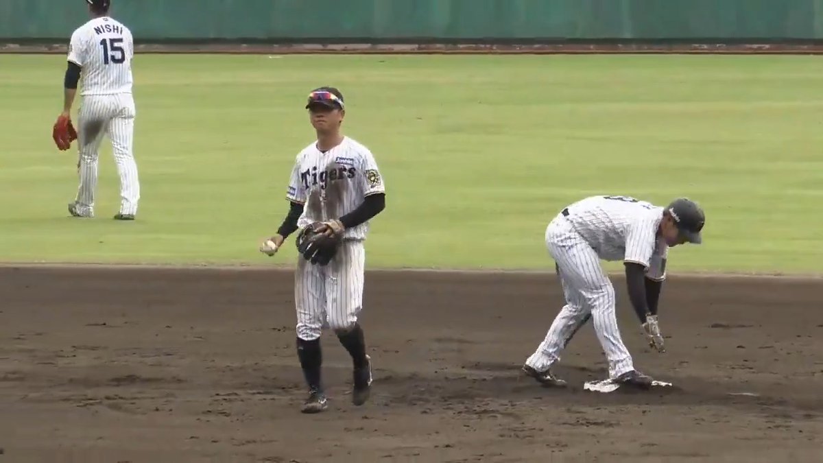 【安芸】 ゲームノックでレフトの守備に入る西純矢選手！藤田選手はナイスラン！ #hanshin #虎テレ #阪神タイガース #秋季キャンプ 虎テレでは秋季キャンプをライブ配信