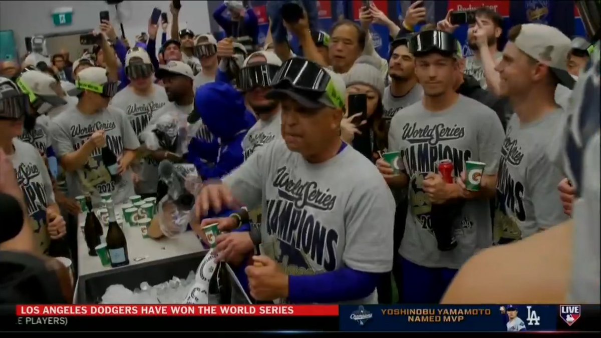 A look inside the Los Angeles Dodgers clubhouse as they celebrate another #WorldSeries title 🏆