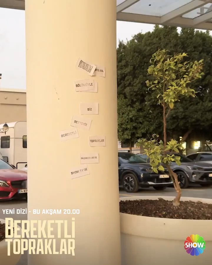 Biz sette, siz akşam ekran başında! #BereketliTopraklar ilk bölümüyle bu akşam 20.00’de Show TV’de! @showtv @surecfilm