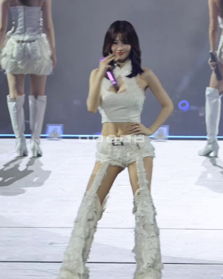 긴머리오랜만~~😍😍 #트와이스 #모모 #TWICE #MOMO #モモ #寝ても覚めても모모が好き