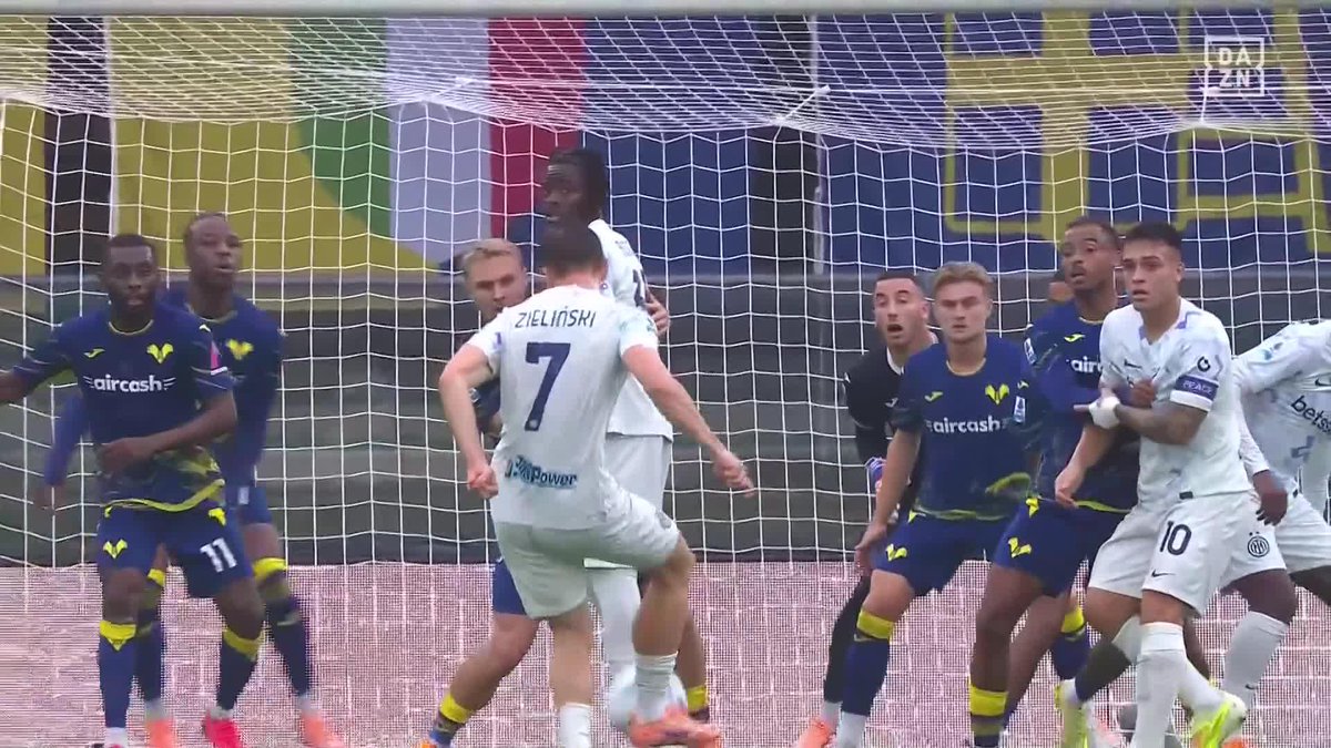 🤯🤯🤯 ¡TENEMOS UNO DE LOS GOLES DE LA TEMPORADA! ¡QUÉ BARBARIDAD, QUÉ ABSOLUTA OBRA DE ARTE! #SerieAenDAZN 🇮🇹