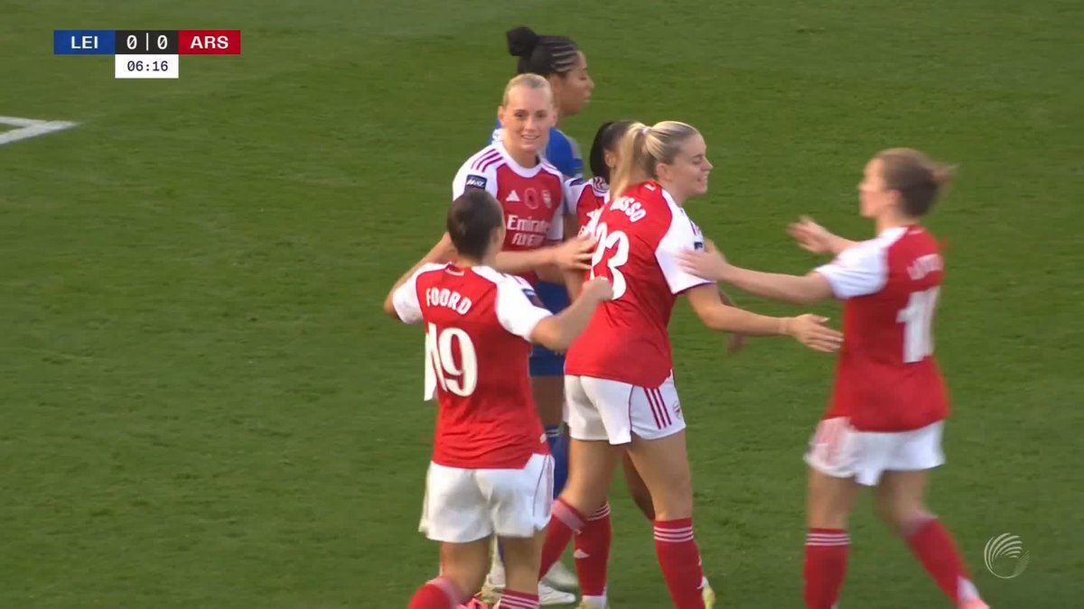 🎥 Alessia Russo gives Arsenal the lead just seven minutes in over Leicester in the WSL, as they look to secure three wins on the bounce. 😮‍💨