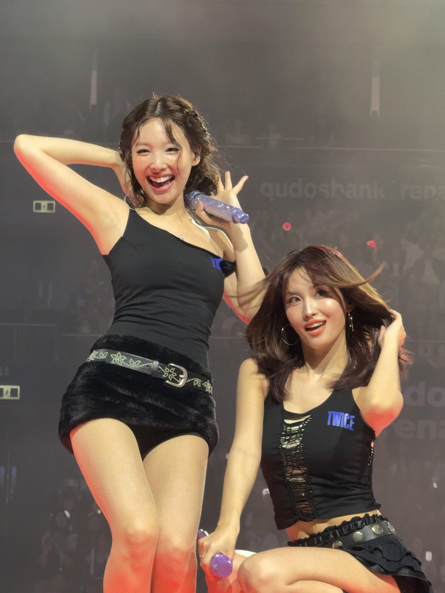 HOT GIRLS NAYEON AND MOMO