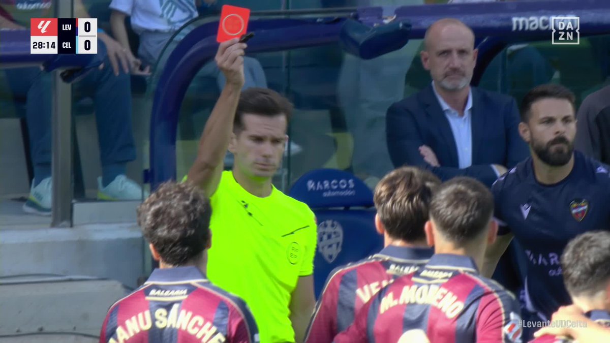 La expulsión de Unai Vencedor tras revisarse en el VAR #LALIGAenDAZN ⚽