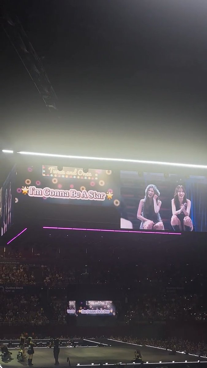 The emotional fan video ending with Australian ONCEs serenading TWICE with... I'm Gonna Be A Star 😭😭