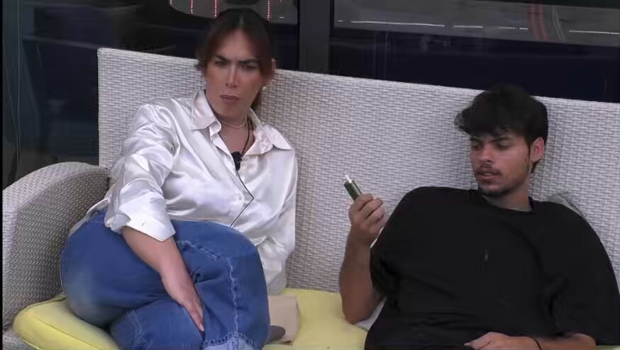 ma rasha ha sostituito io io io con questa storia di valentina dio sto sentendo questo racconto più della voce della mia famiglia