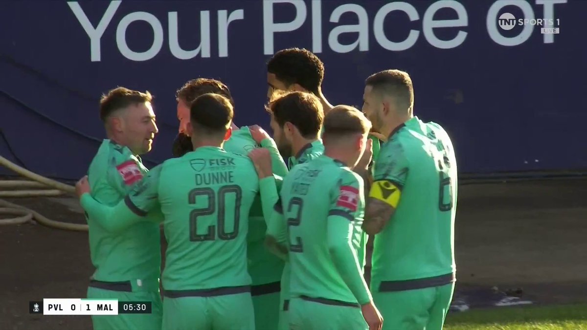 What a start for Maldon &amp; Tiptree 🔥 The non-league side take advantage of the open defense and take an early lead 🙌 📺 TNT Sports &amp; discovery+ UK