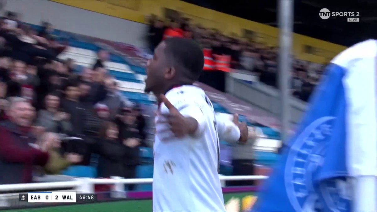 A emphatic finish from Daniel Kanu doubles the lead for Walsall 💥 📺 @TNTSports &amp; discovery+ UK