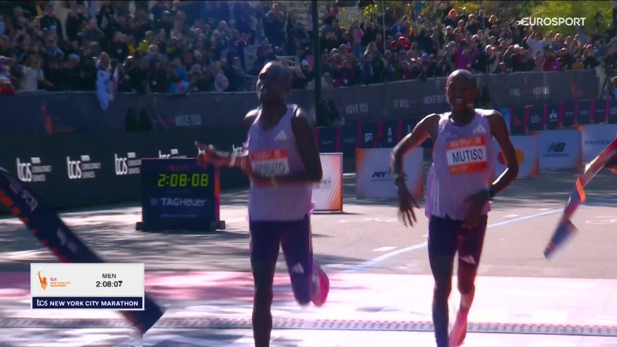 ๐ฐ๐ช "Oye Siri, ยฟcรณmo se explica la expresiรณn '๐๐๐๐๐ ๐๐ ๐๐-๐๐'?" ๐ณ Benson Kipruto se impone en un final de autรฉntico infarto contra su compatriota Alexander Mutiso en el TCS New York City Marathon ๐โโ๏ธ Lo has podido vivir en Eurosport y HBO Max Espaรฑa ๐. #TCSNYCMarathon