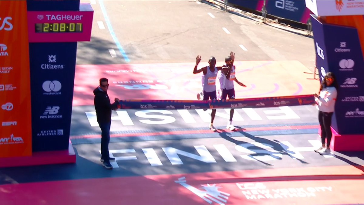 A tight race most of the way became a two-man race between Benson Kipruto and Alexander Mutiso over the final mile.