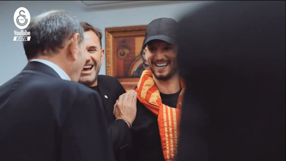 🆕 Okan Buruk, Başkan Dursun Özbek'e yeni oyuncusunu tanıttı. (GS Youtube Katıl)