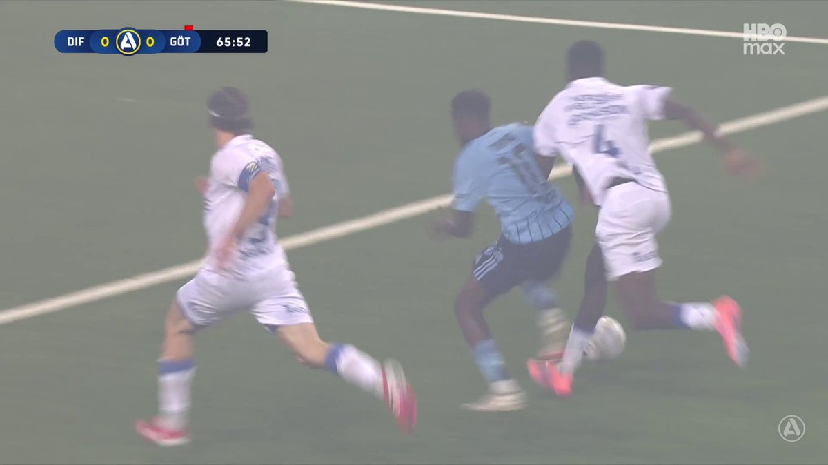 Andra gula kortet för Blåvitts Rockson Yeboah. 🟨🟥 📲 Se matchen på HBO Max