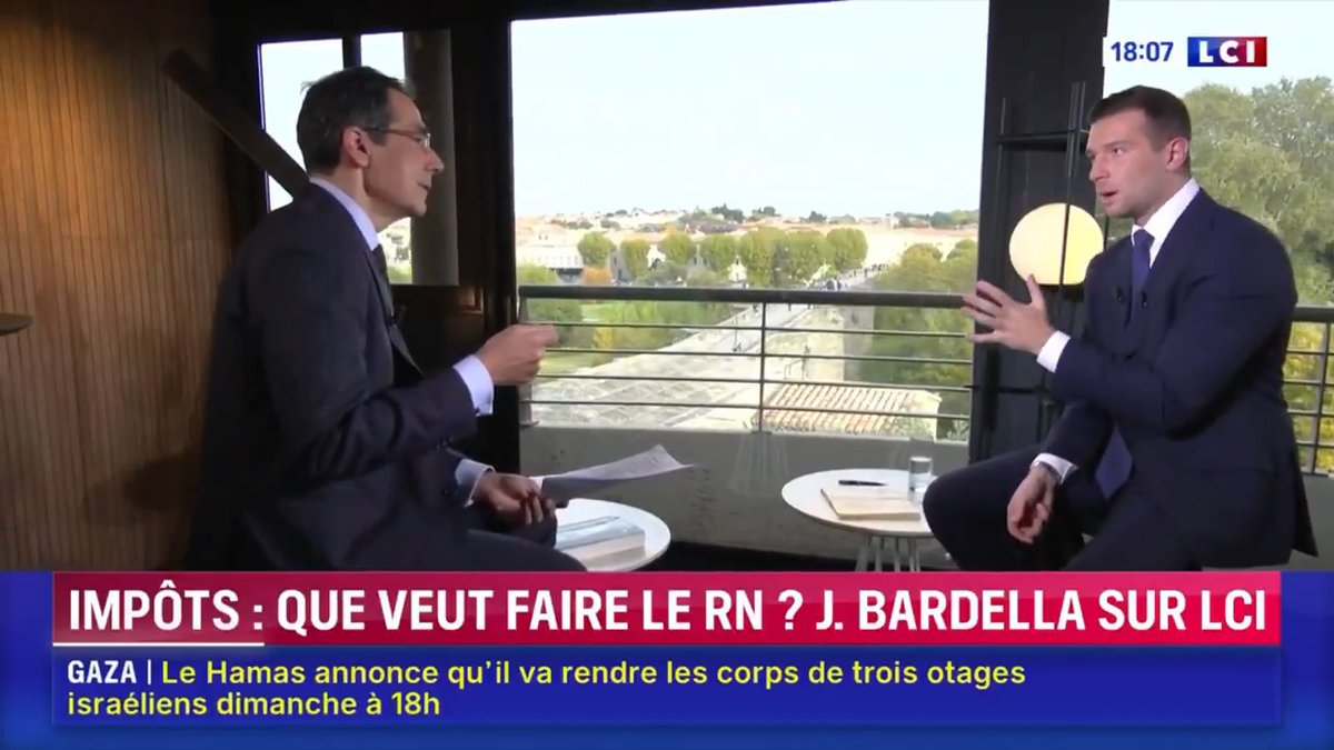 Dans le contre-projet que nous proposons, nous souhaitons baisser la fiscalité de 25 milliards d'euros sur les familles, et de 20 milliards sur la production. Nous ne pouvons pas rester ce pays qui taxe le plus au monde !
