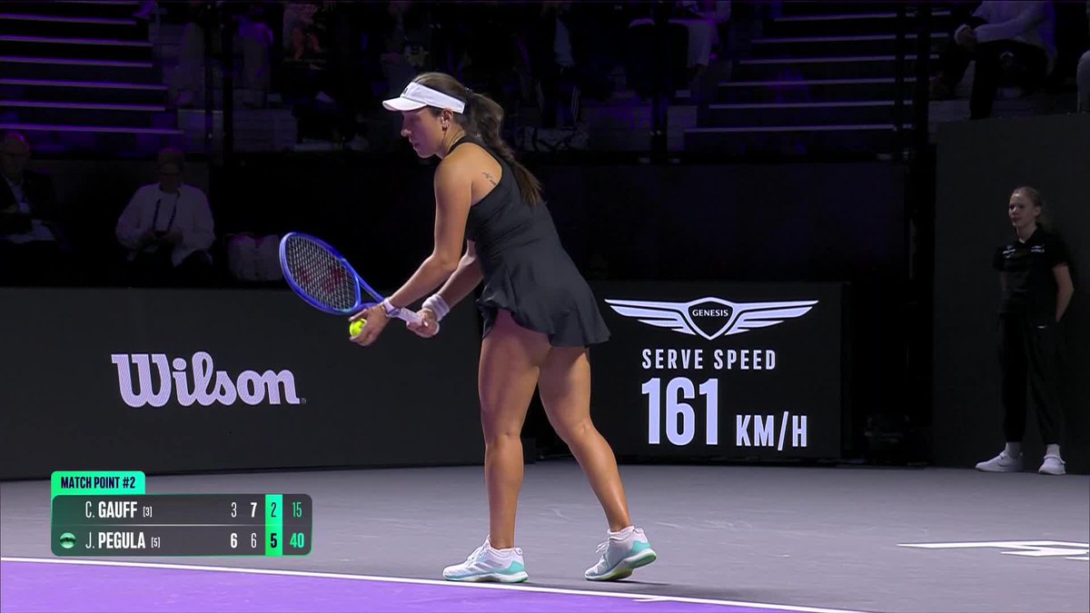 Hey Jessie! 👋 Jessie Pegula fights her way through another three set match to defeat Gauff 6-3, 6-7(4), 6-2. #WTAFinalsRiyadh