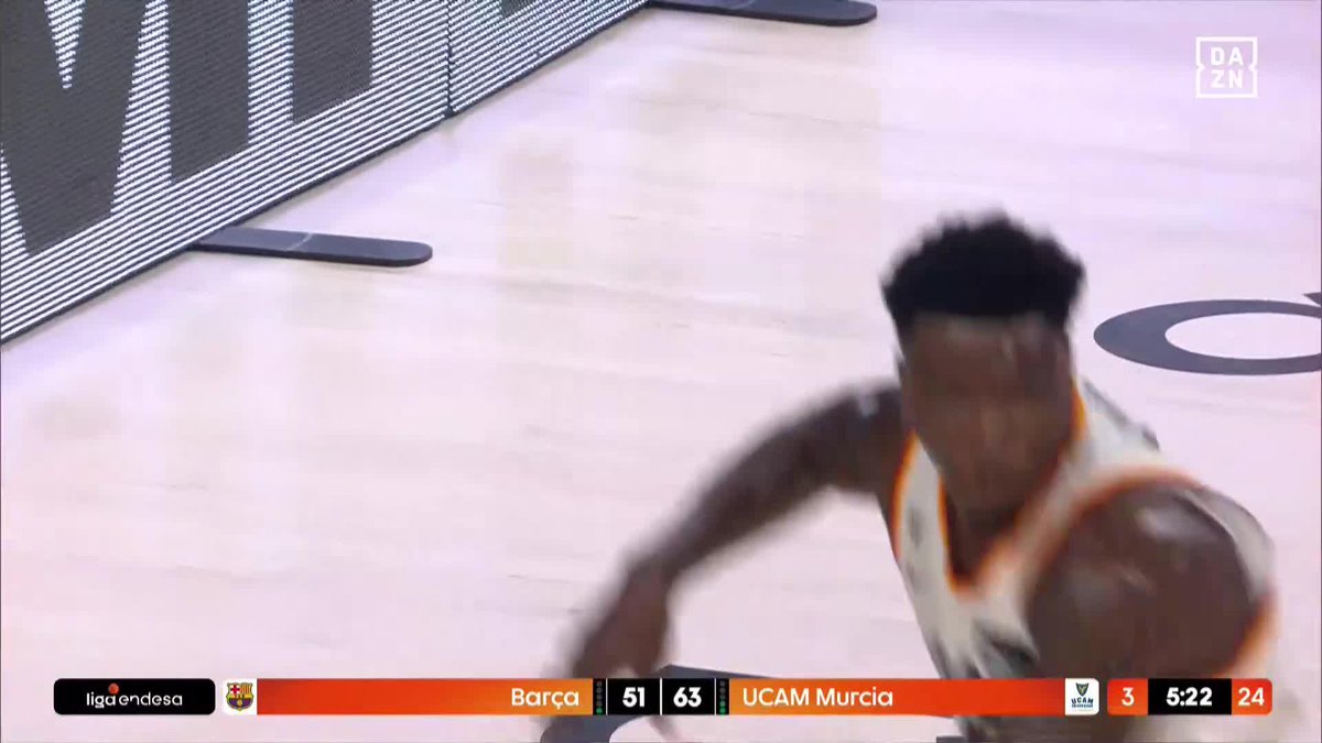 DEVONTAE CALVIN CACOK 🔥🔥🔥 Exhibición para que UCAM Murcia asalte el Palau Blaugrana por segunda vez en su historia 🙌🏻 #LigaEndesaxDAZN 🏀