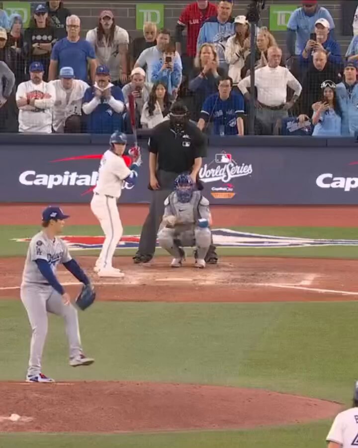 Así de cerca estuvo Toronto de ganar la Serie Mundial 😳😳 como lo evitaron Miguel Rojas y Andy Pages con dos jugadas salvadoras que quedarán en la historia.