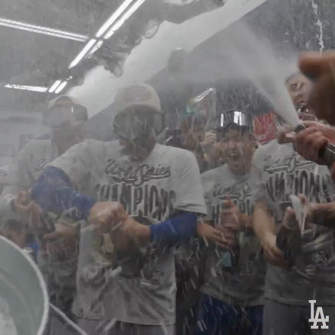 Palabras de Doc y Clayton en el vestidor. #SerieMundial