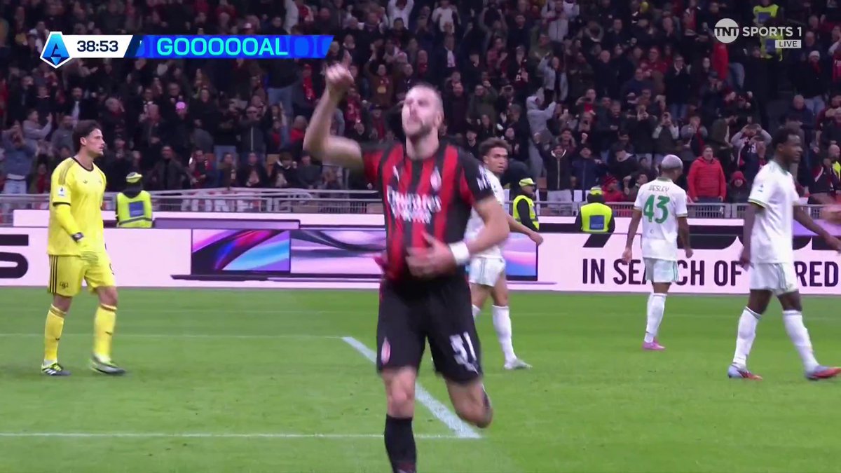 Rafael Leão puts it on a plate for Strahinja Pavlović to give Milan the lead against Roma 👏 📺 TNT Sports & discovery+ UK