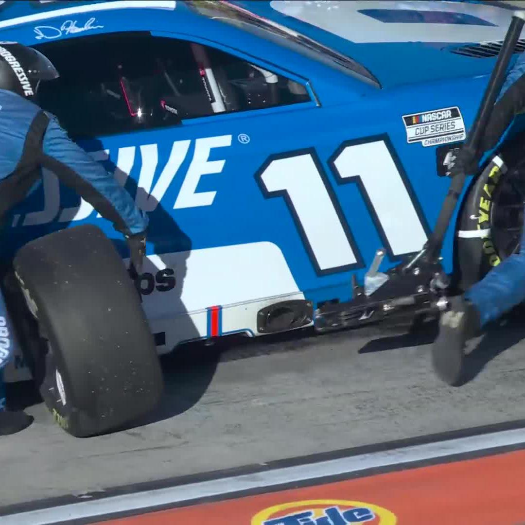 Larson and Hamlin have slow pit stops! Both drivers will restart outside the top 10 to begin the final stage. #Championship4