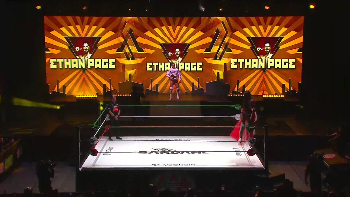 Ethan Page se presenta en Lucha Libre AAA y quiere el Campeonato de Parejas Mixtas AAA 😒 #AlianzasAAA 💫 en Showcenter