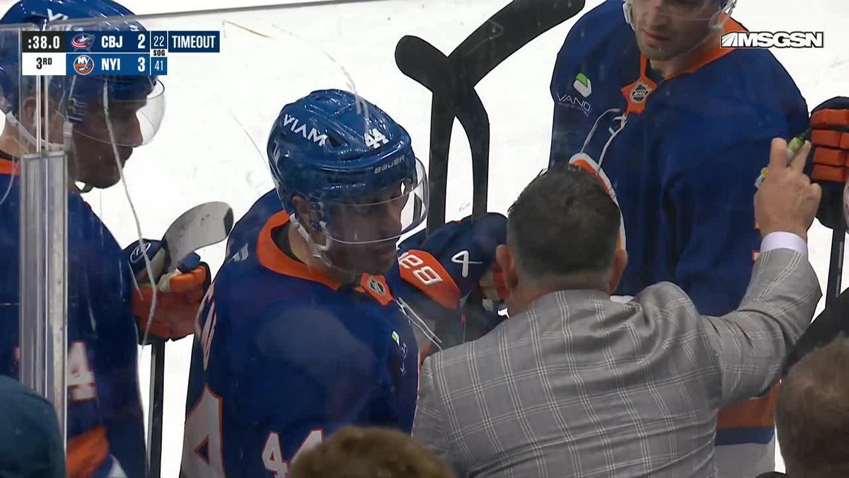 TWO GOALS IN 29 SECONDS GIVES THE ISLES THE LEAD ‼️