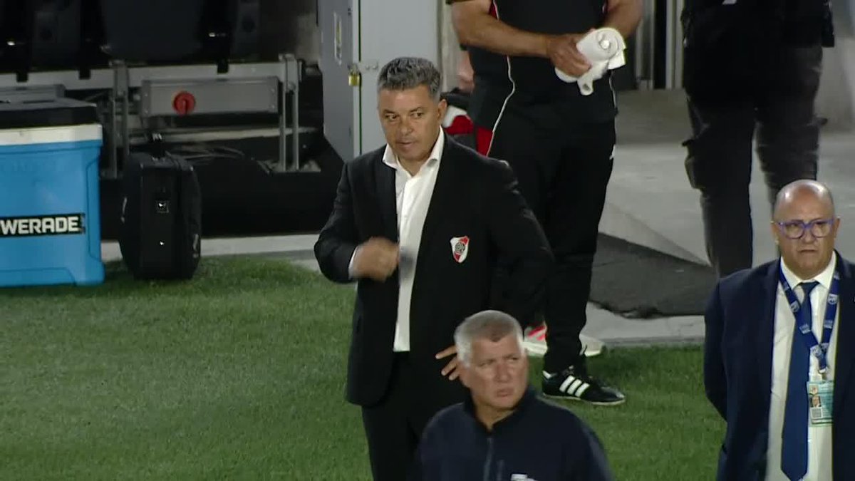 Borja falló su penal en la última jugada, River perdió ante Gimnasia en el Más Monumental y Gallardo se fue directamente al vestuario SIN ESPERAR A LOS JUGADORES: ¿Estás de acuerdo con su decisión?